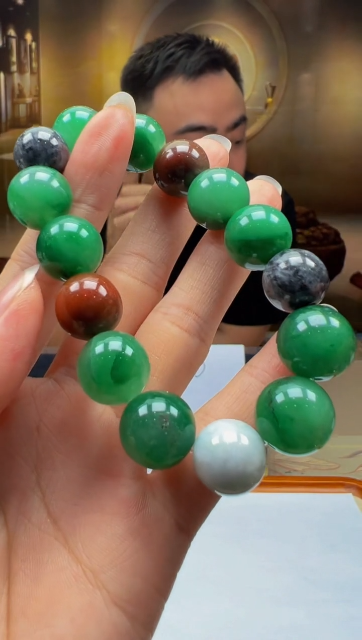 翡翠未镶嵌颈饰G2025-4-21-213