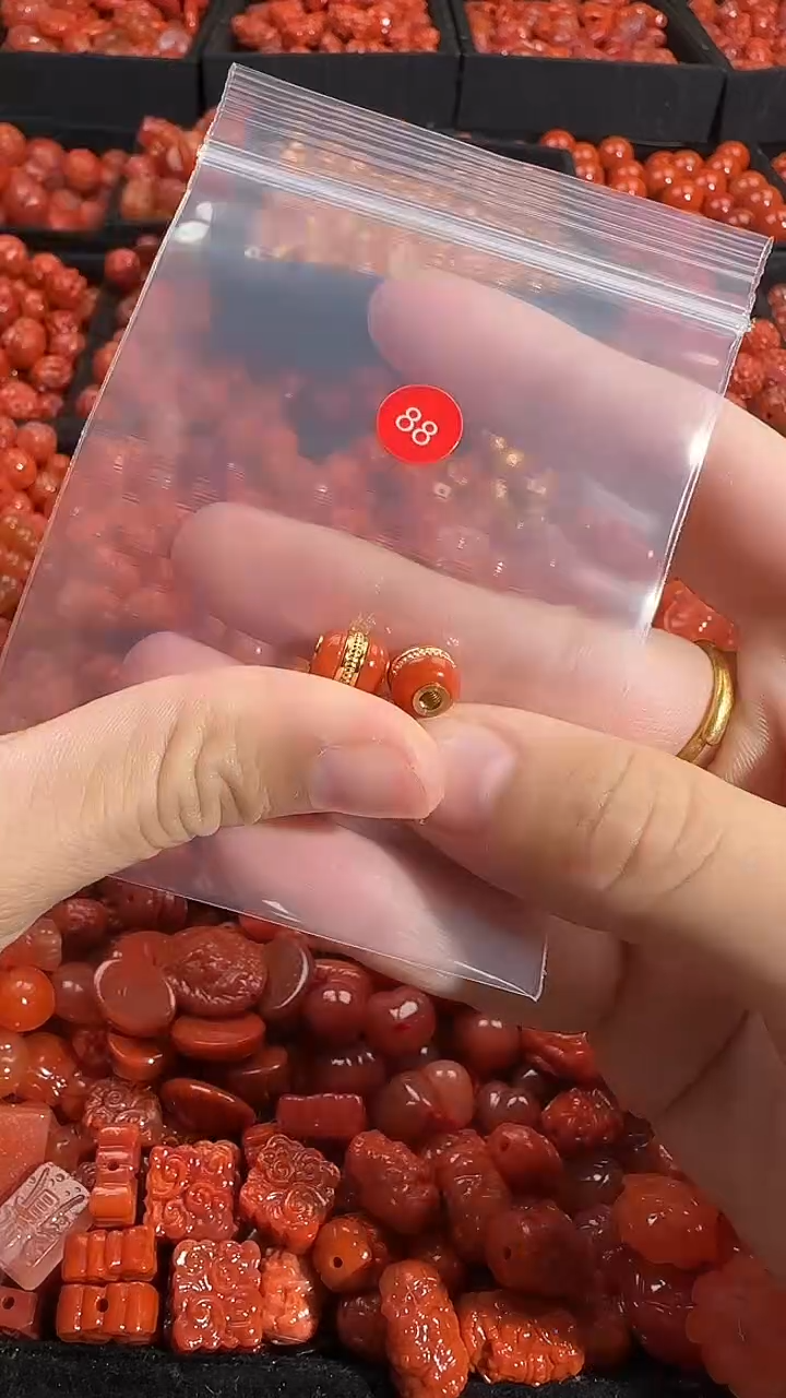 颈饰未镶嵌南红玛瑙1