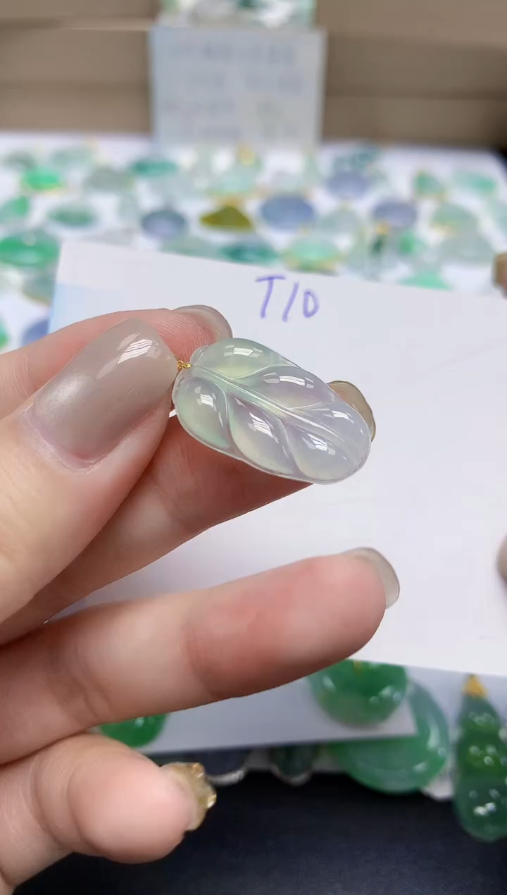 颈饰18K金镶嵌翡翠天然缅甸翡翠A货翡翠百元以上9元证书费自理