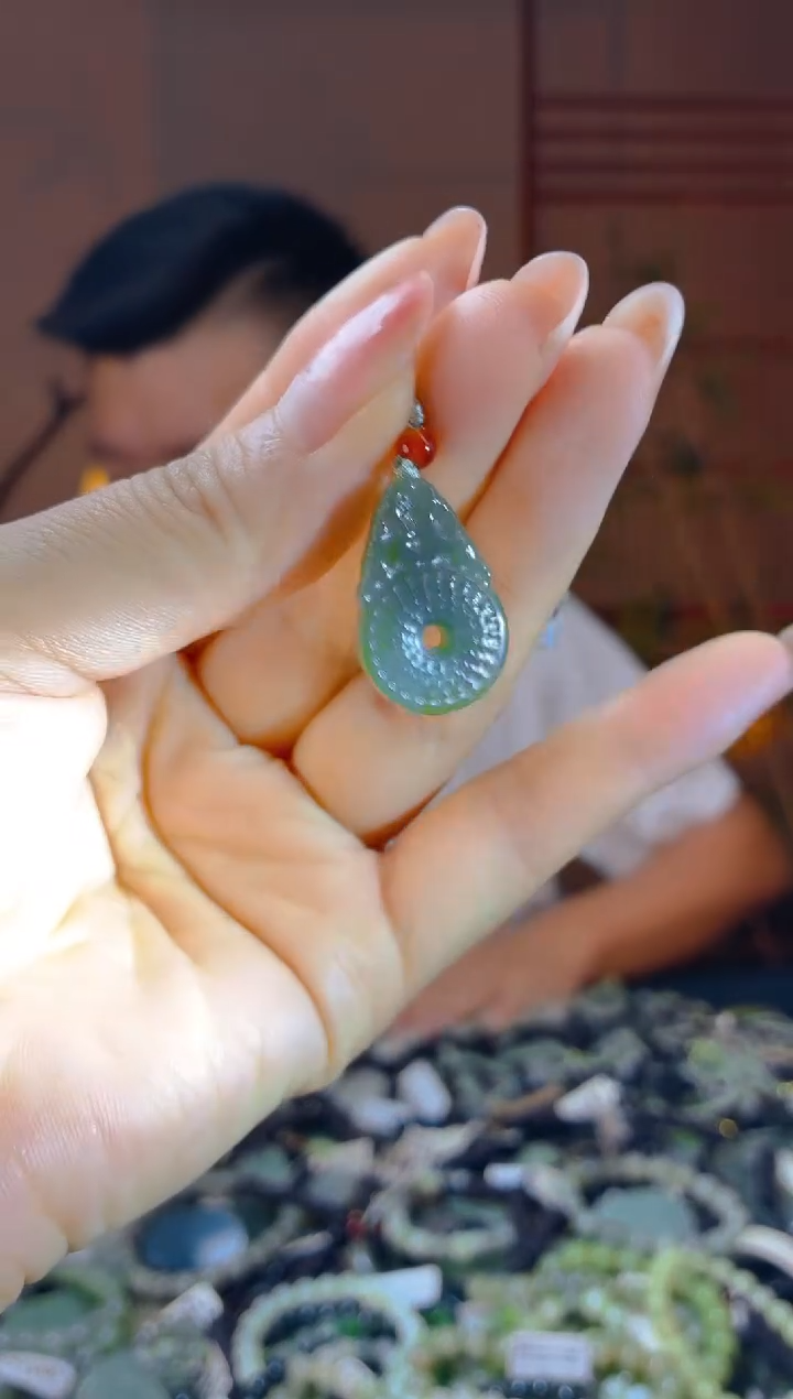 和田玉未镶嵌颈饰多样性发货，拍一发一