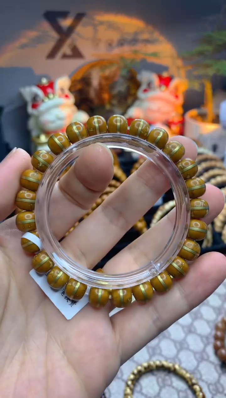 紫金鼠吊坠实心黄皮鼠一线天金腰带卡9老型
