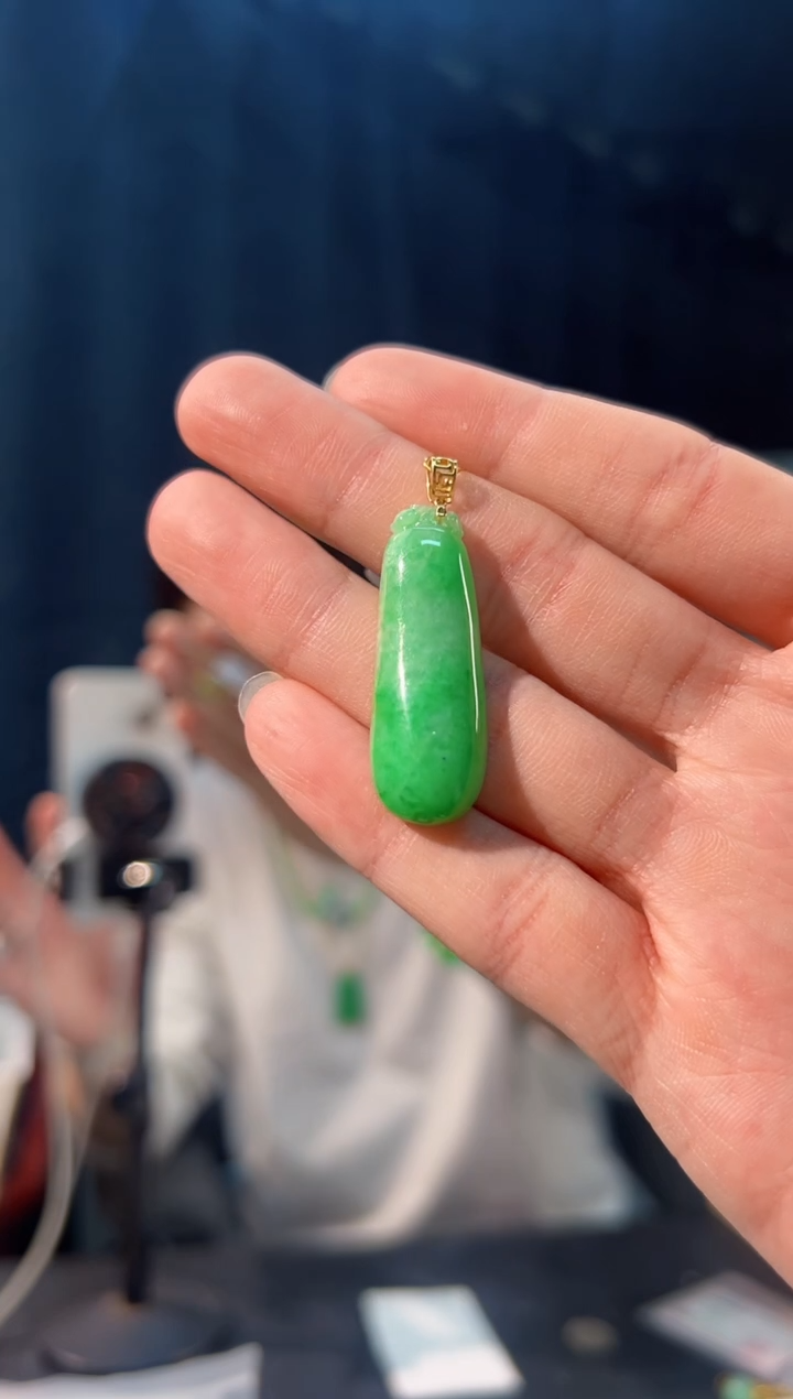 颈饰18K金镶嵌翡翠 缅料A货/支持复检/一件