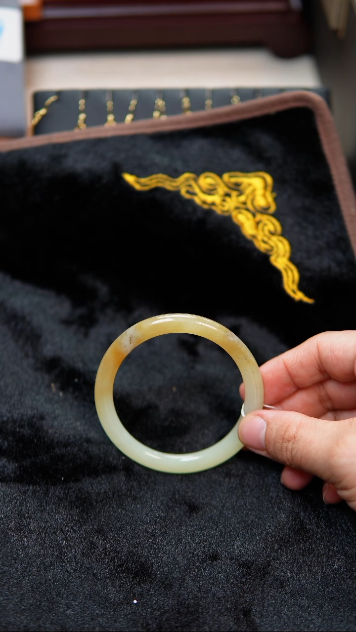 【闪购商品】和田玉手镯未镶嵌55圈口