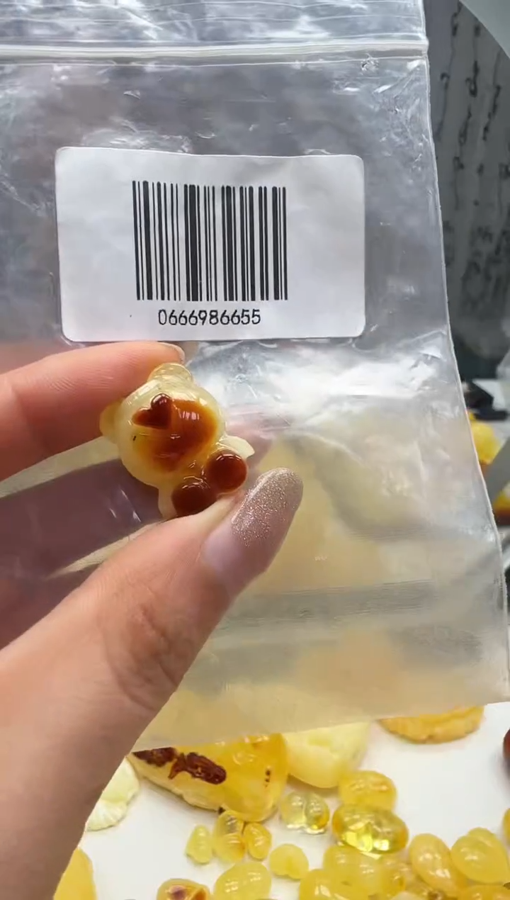 裸石琥珀未镶嵌如图