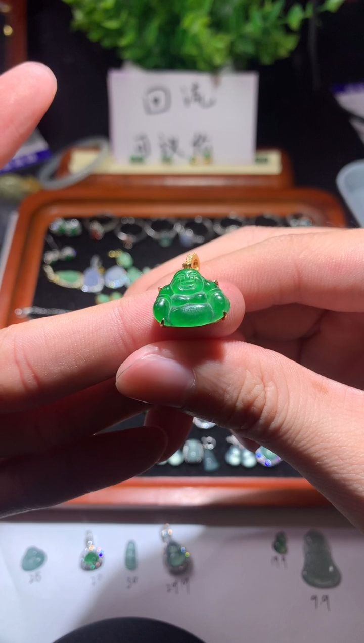 颈饰未镶嵌翡翠一***妹1