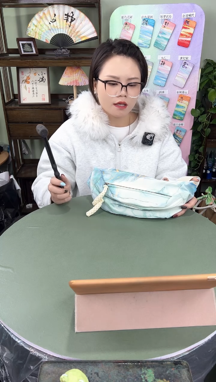 庭*包包        20