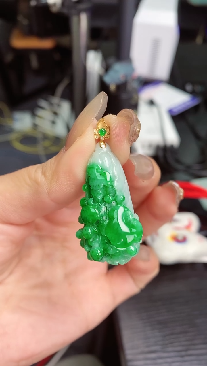 【闪购商品】翡翠颈饰18K金镶嵌