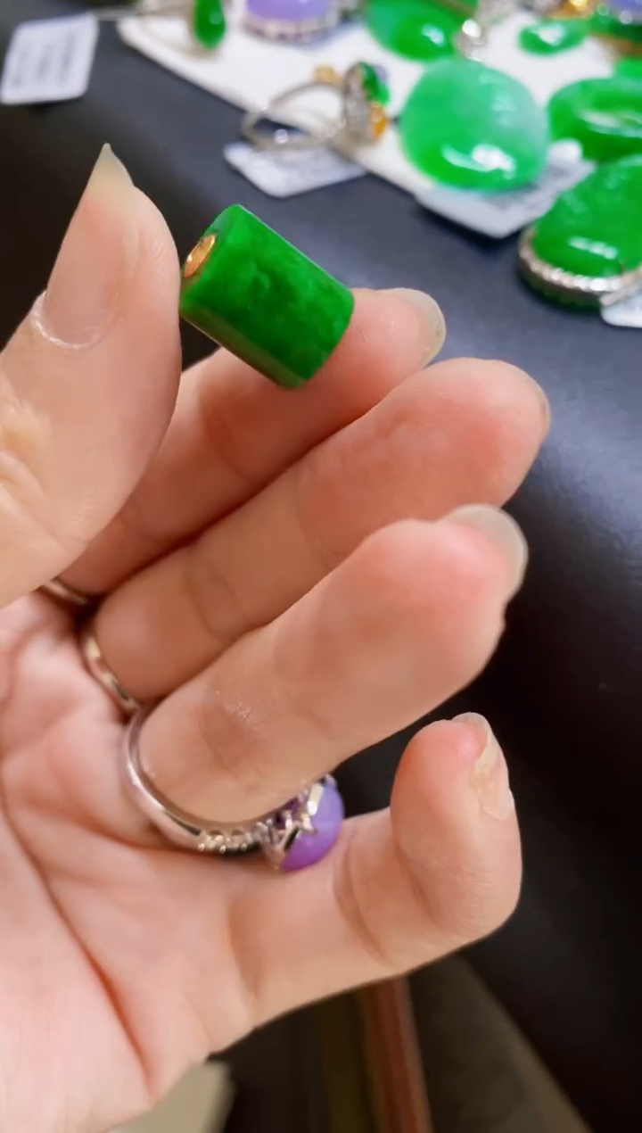 颈饰18K金镶嵌翡翠用****8路路通