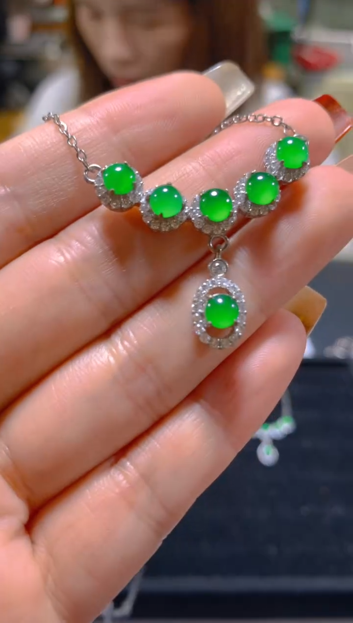 颈饰未镶嵌翡翠多样性发一