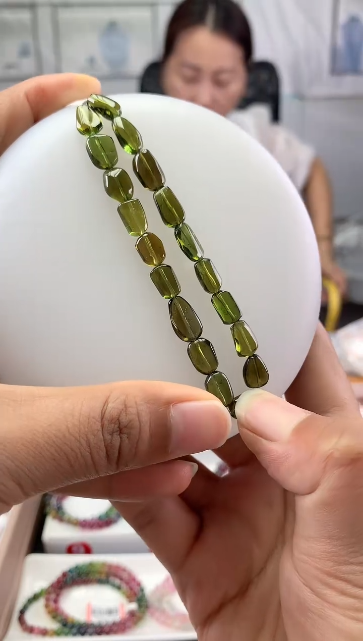 未镶嵌手串碧玺 多样性发一条