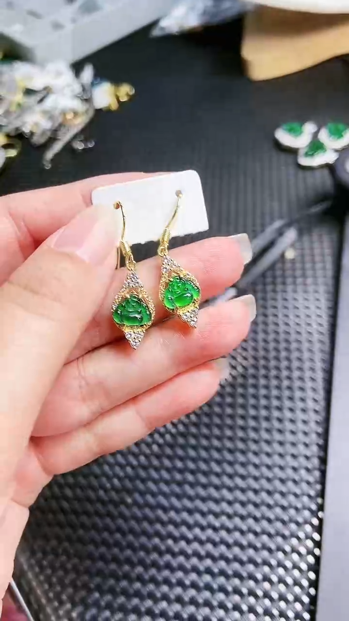 【闪购商品】翡翠耳饰未镶嵌1111111111