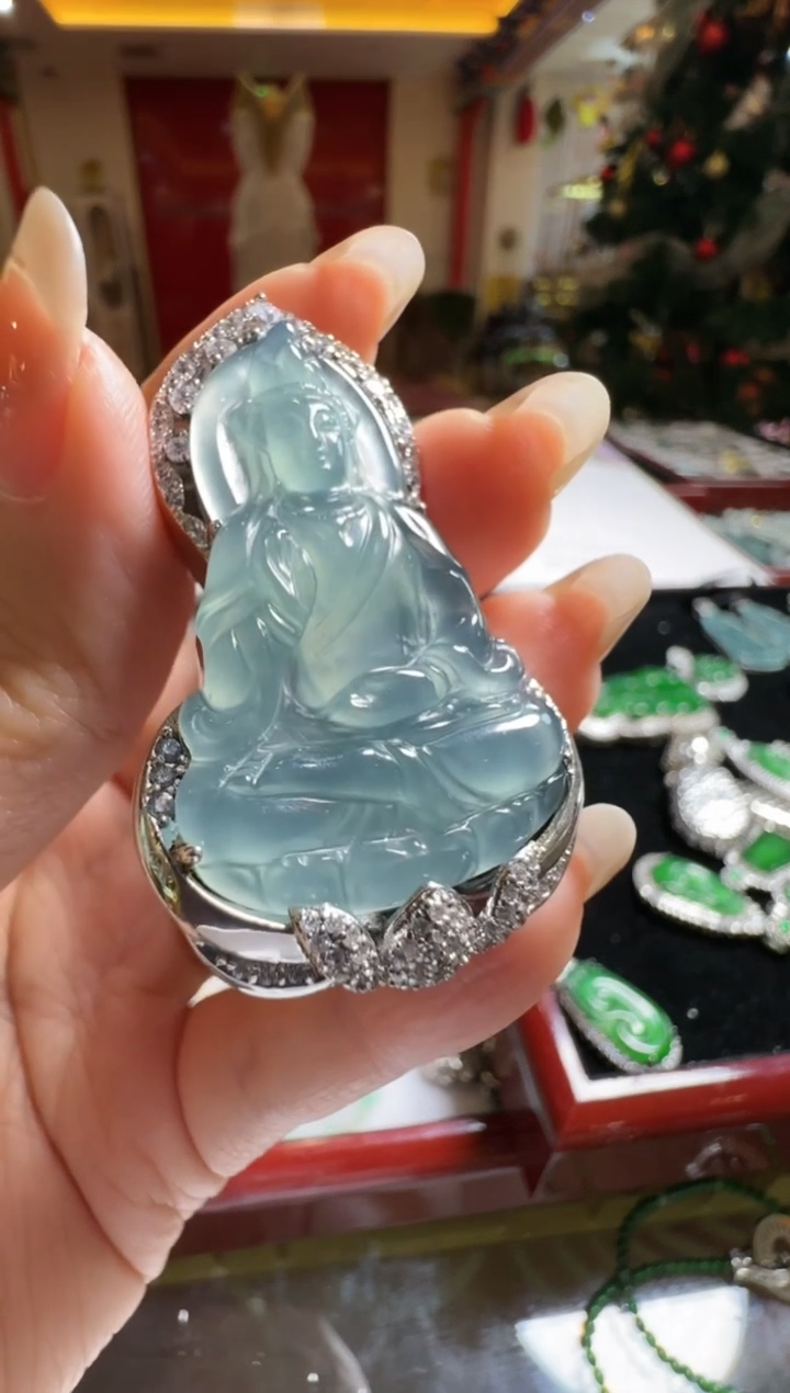 【闪购商品】翡翠吊坠(不含链)未镶嵌翡翠