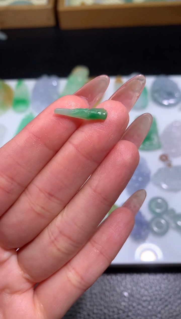 【闪购商品】定制翡翠未镶嵌毛货