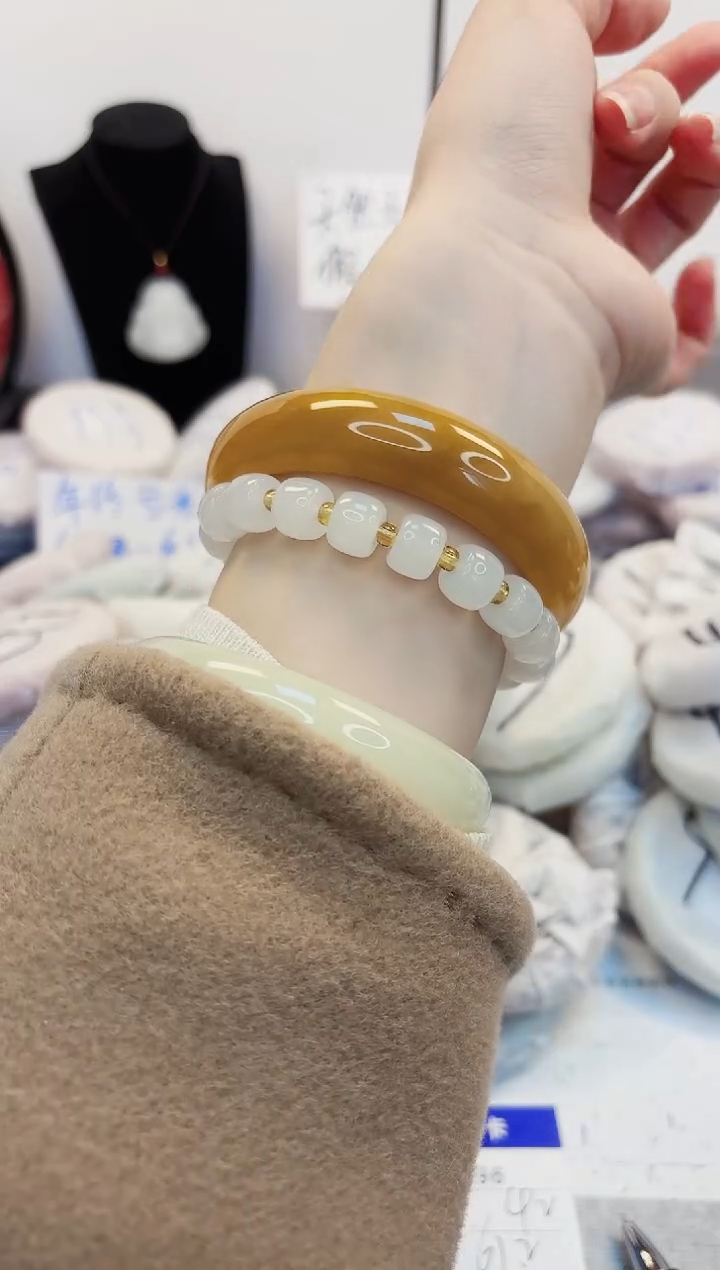 【闪购商品】石英质玉手镯未镶嵌496