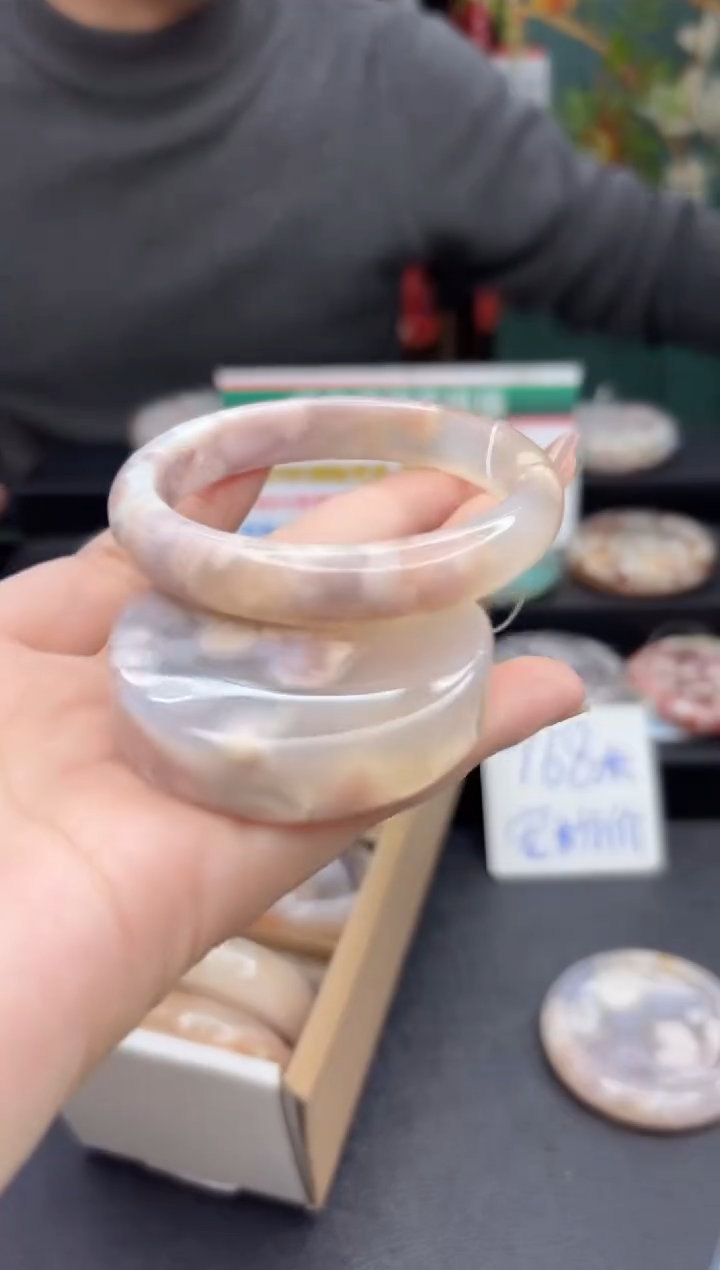 【闪购商品】石英质玉手镯未镶嵌645（53圈赠送镯心）