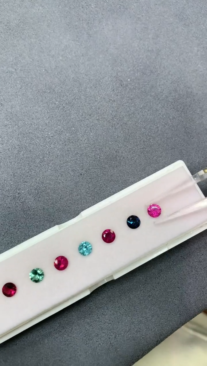 【闪购商品】碧玺裸石未镶嵌一组