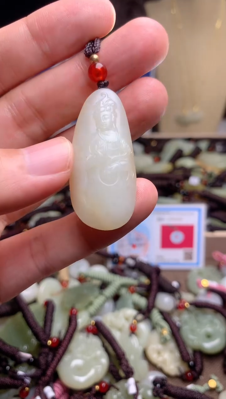 颈饰未镶嵌和田玉1