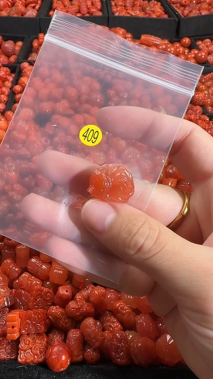 颈饰未镶嵌南红玛瑙1