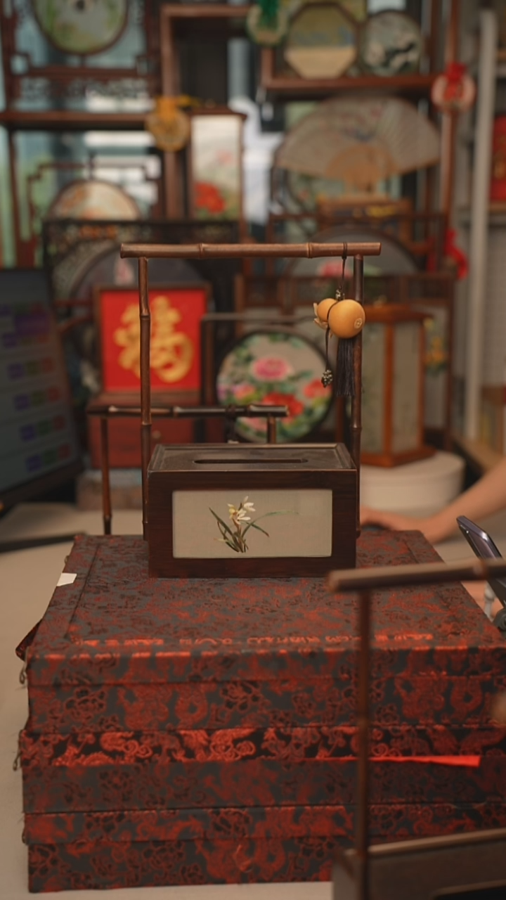 扇子纸巾盒 紫竹手柄 宽度18CM 高度30CM