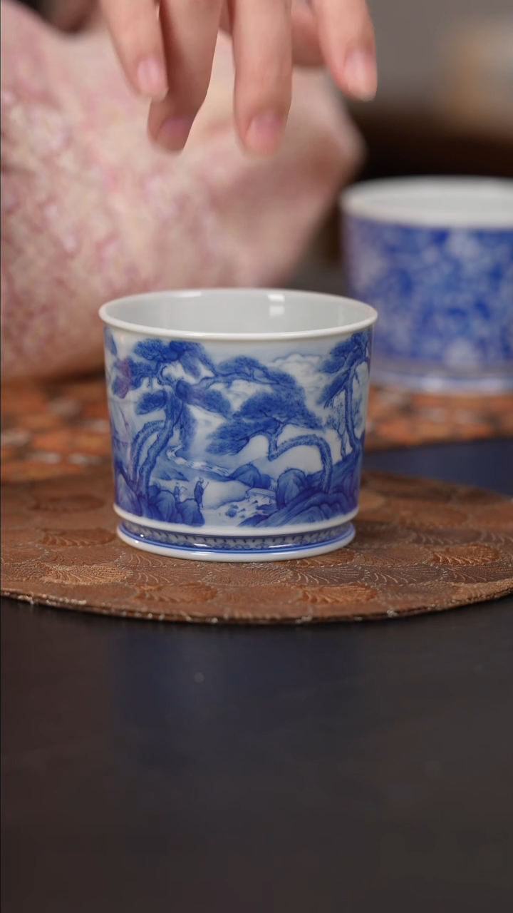 【闪购商品】杯看山柴窑青花山水