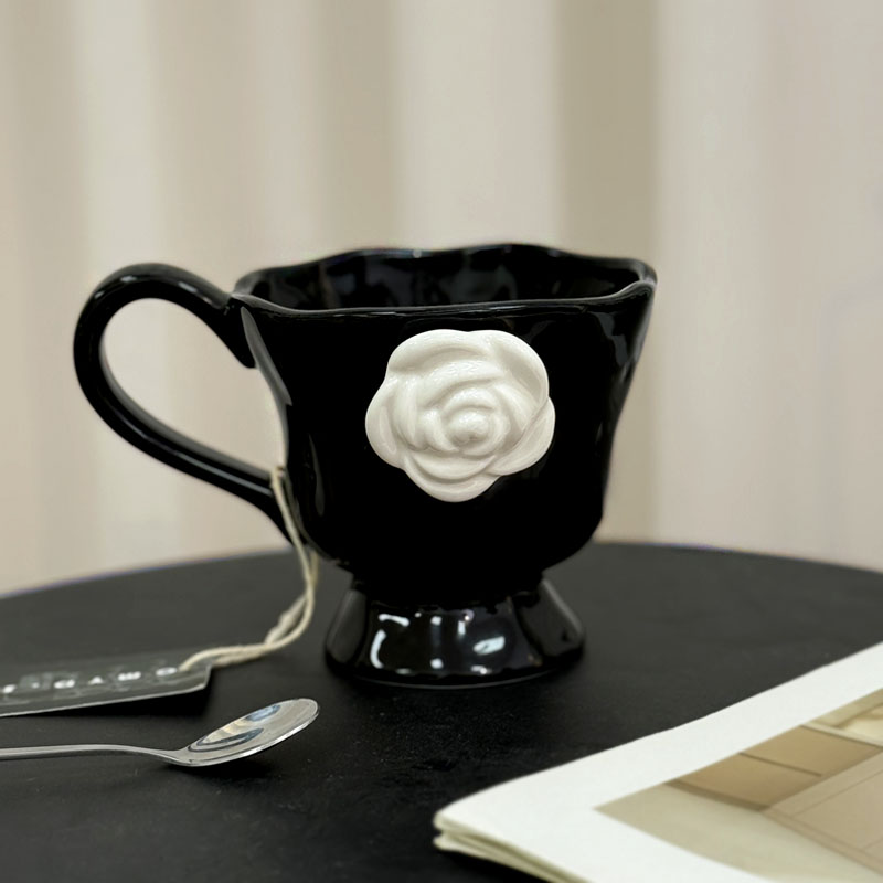 山茶花高颜值浮雕法式家用创意早餐牛奶杯陶瓷水杯子手捏马克杯