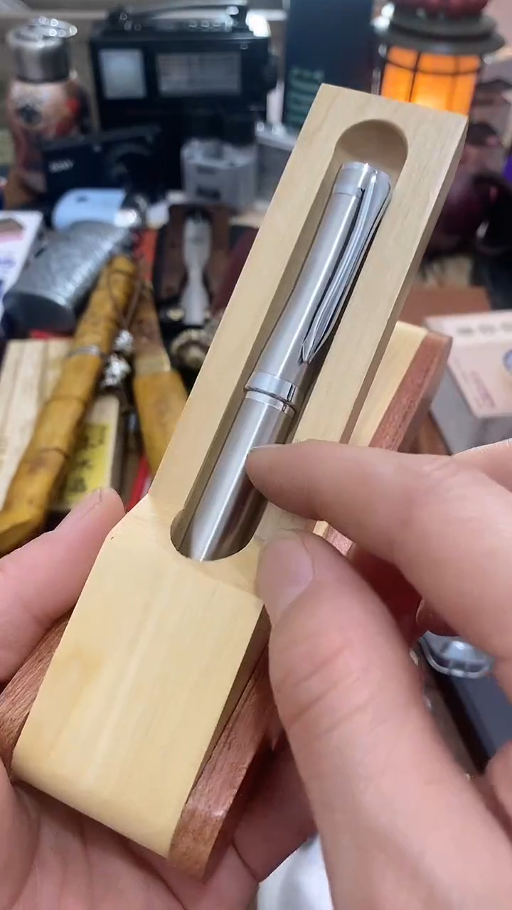 瓷片闪购商品  如图所示