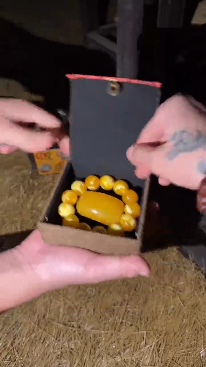 香榧木鸡油黄一对