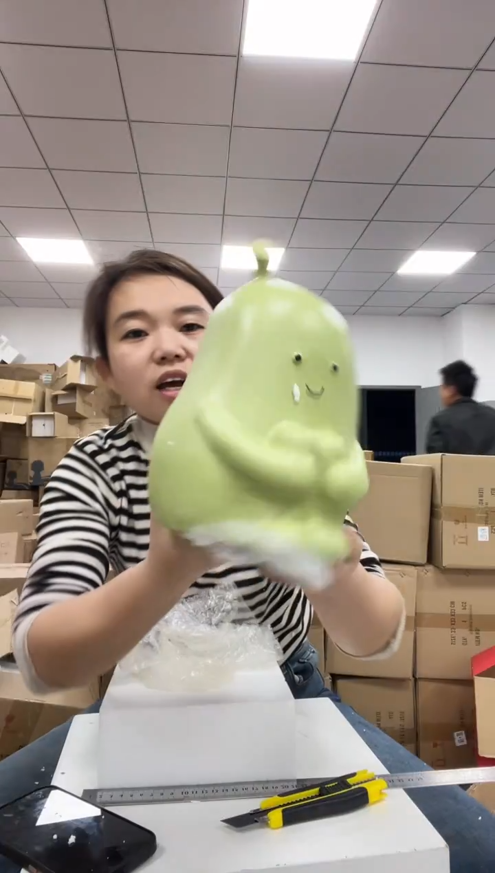 树脂抱抱梨纸巾盒-绿色