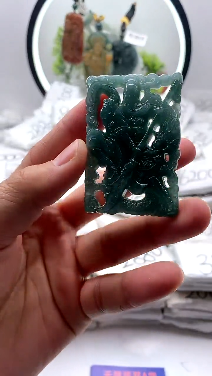 【闪购商品】翡翠颈饰未镶嵌关公