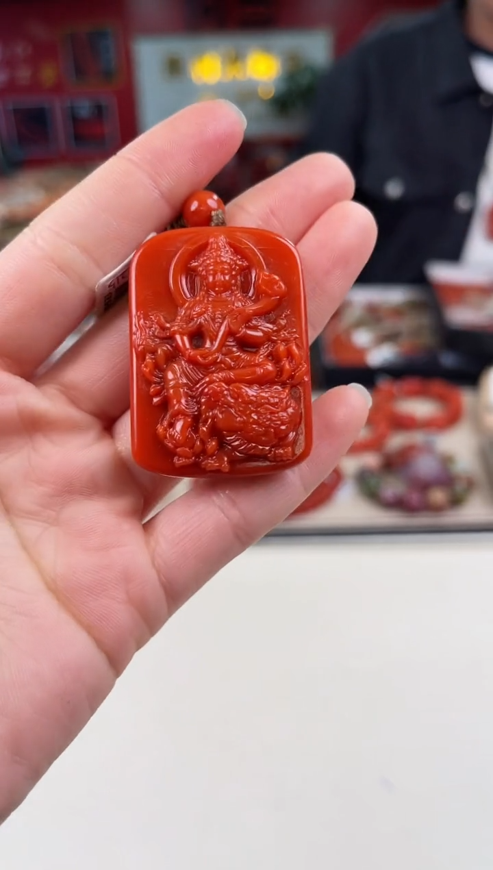 未镶嵌雕刻吊坠南红玛瑙（多样式发其一）