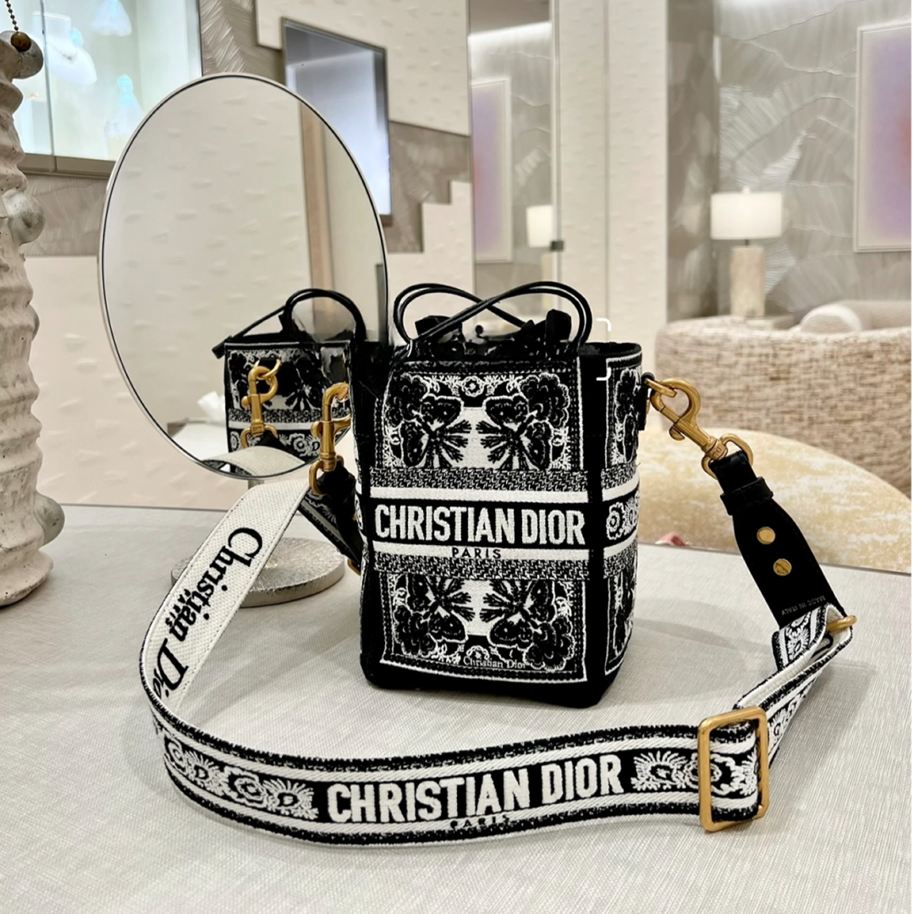 99新 DIOR/迪奥 蔚蓝中古/Dior迪奥 D-Bubble系列刺绣水桶包