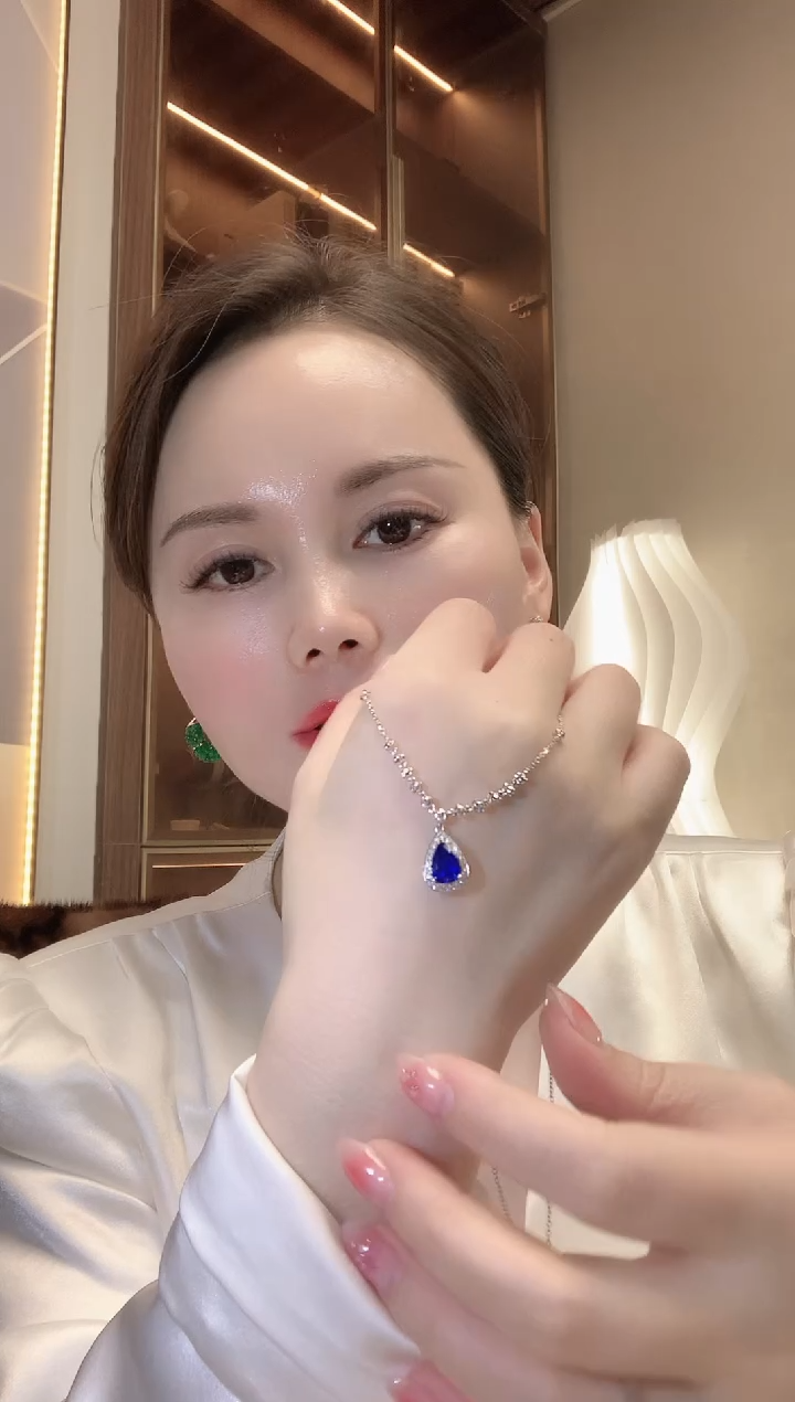 【闪购商品】蓝宝石项链18K金镶嵌F66 