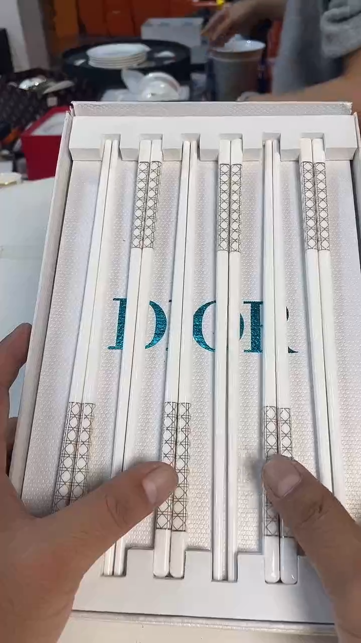 杯鸿辉家品牌瓷器，京东包邮！