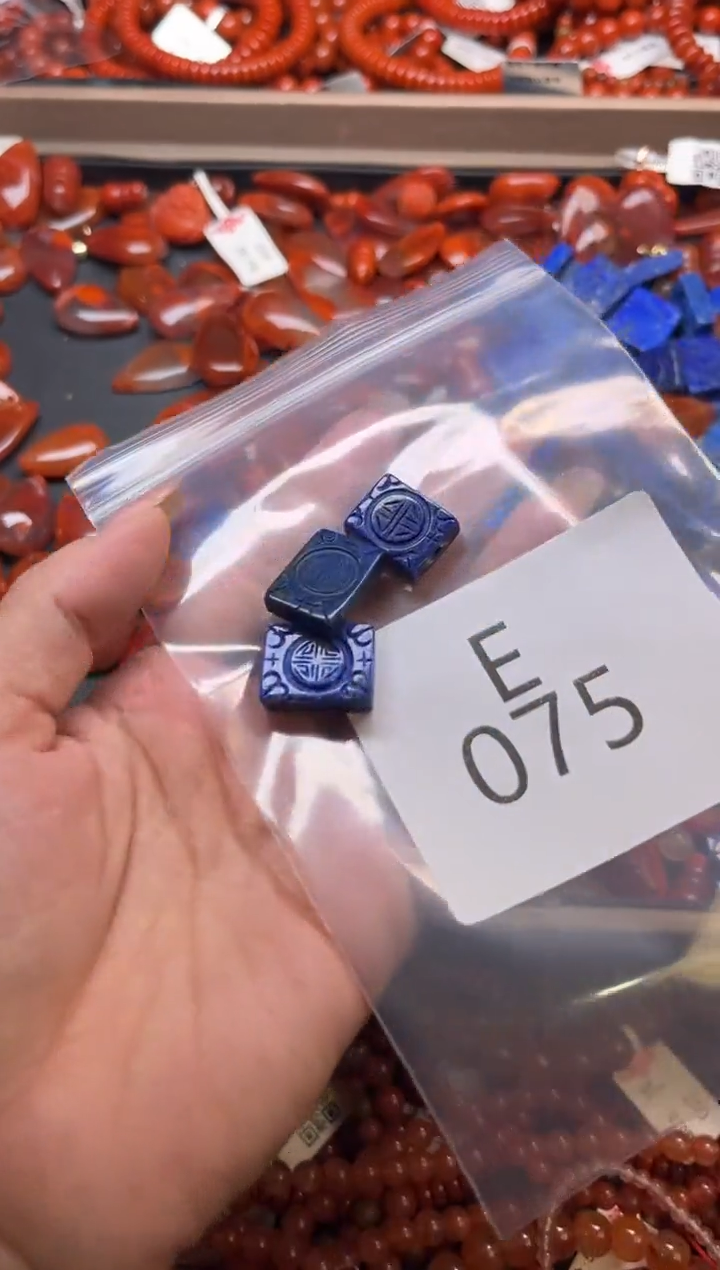 南红玛瑙未镶嵌珠宝奇石E075-一起