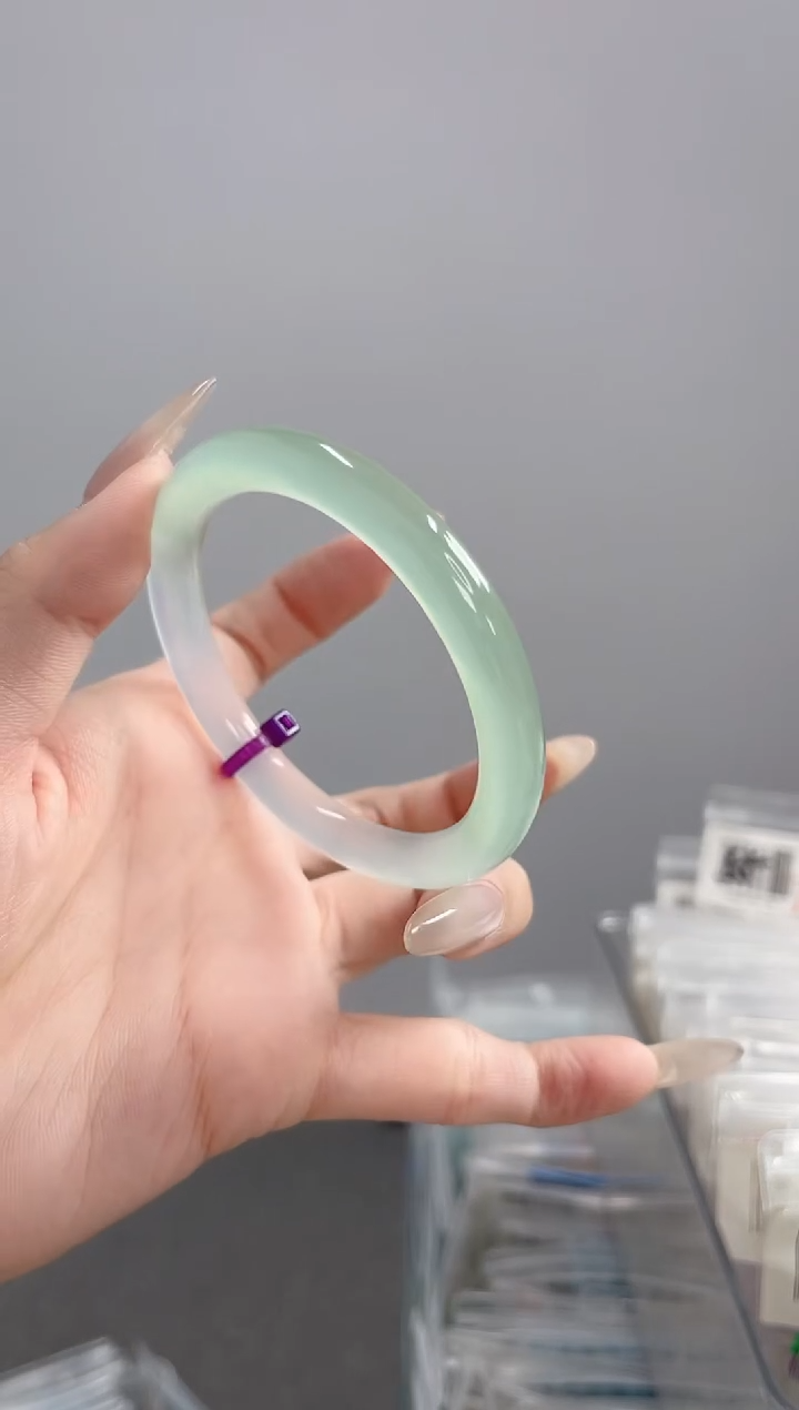 玛瑙/玉髓手镯未镶嵌54圈半山水卡8