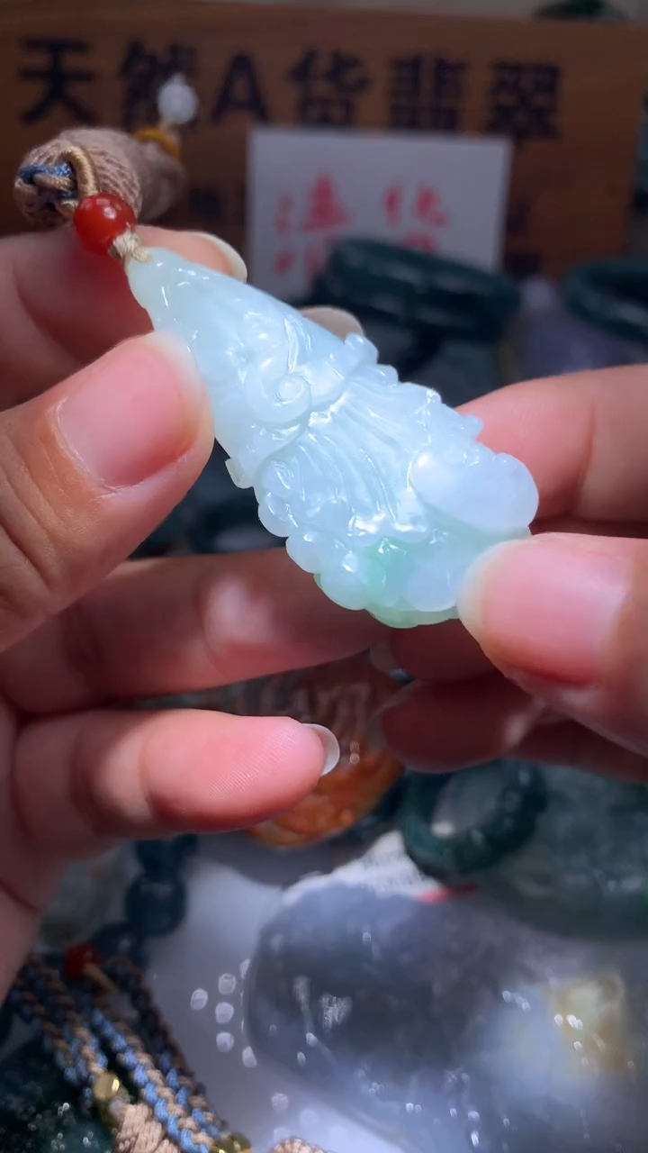 【闪购商品】翡翠颈饰未镶嵌保真天然A货翡翠