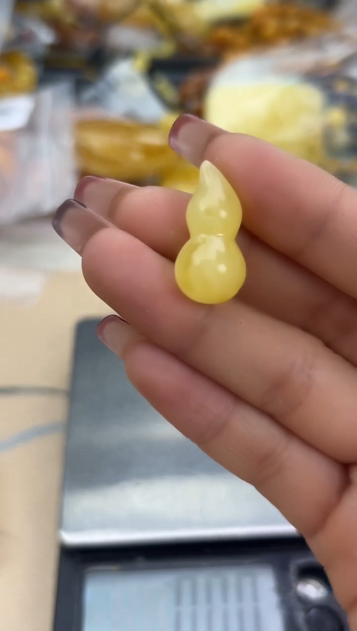 【闪购商品】琥珀裸石未镶嵌蜜蜡吊坠