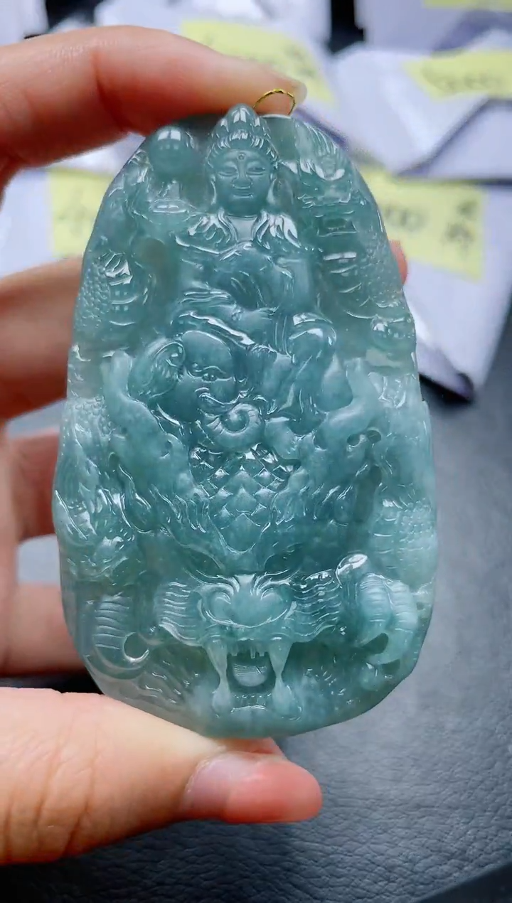 翡翠未镶嵌颈饰