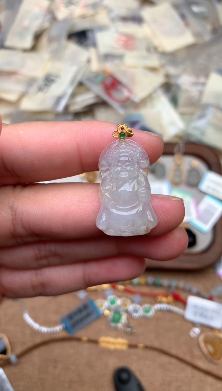 18K金镶嵌挂件翡翠一