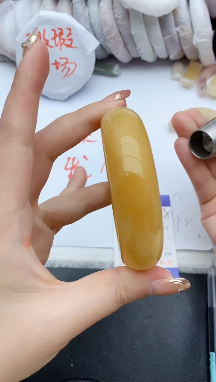 【闪购商品】石英质玉手镯未镶嵌B308+57/58