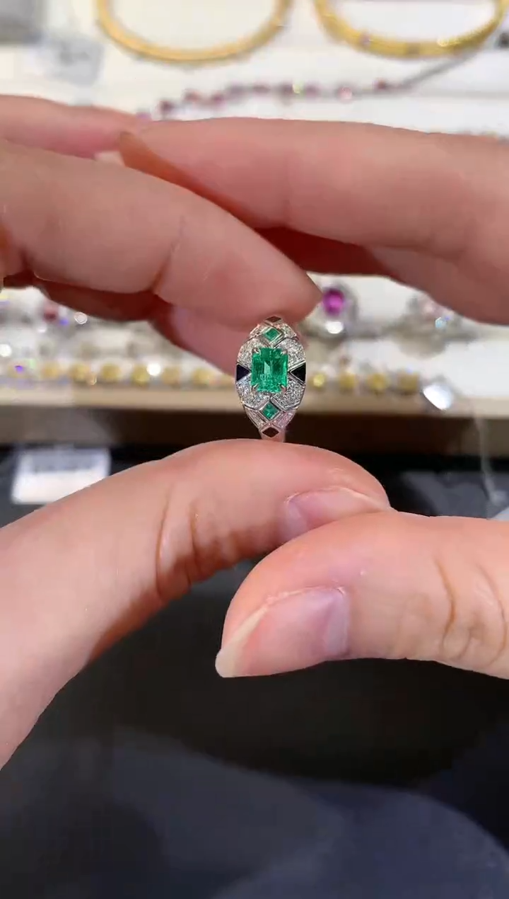 【闪购商品】祖母绿戒指18K金镶嵌R306|4800