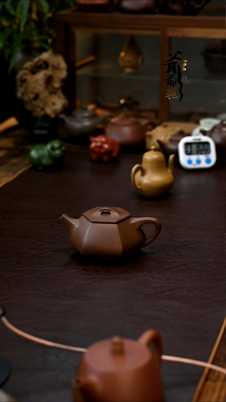 茶壶紫砂R****d宜兴紫砂六方石瓢