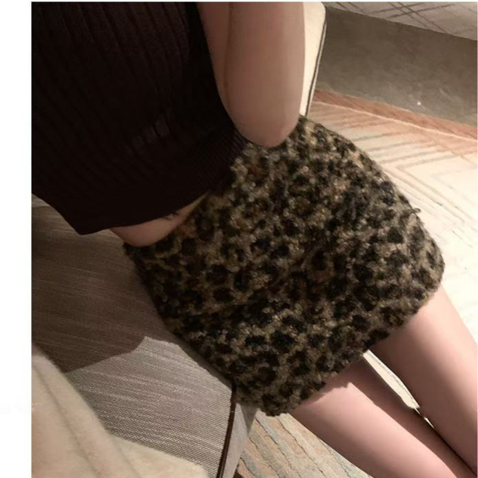 【中古小奶豹】半身裙女秋冬羔羔毛豹纹短款包臀半裙8276#时髦穿搭