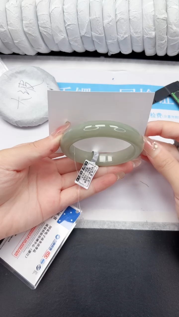 未镶嵌手镯石英质玉64-56.7D