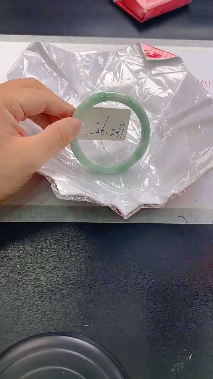 未镶嵌手镯翡翠239