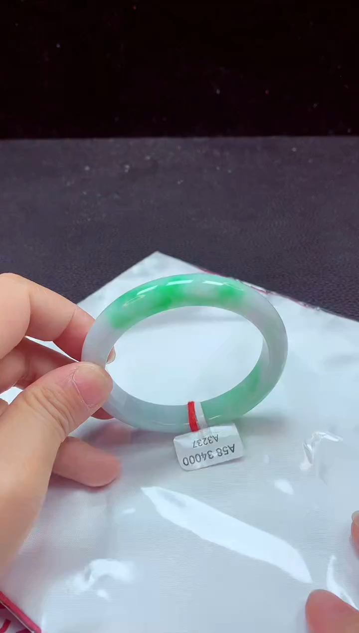 【闪购商品】翡翠手镯（圆镯）未镶嵌手镯58