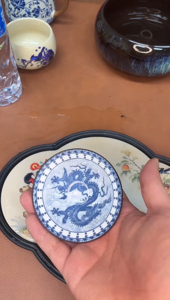 青花手绘斗笠茶杯