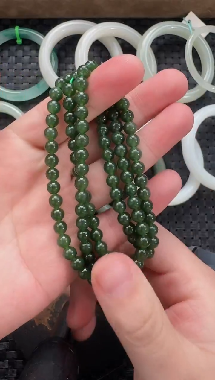 颈饰未镶嵌和田玉6mm碧玉108长链（带扣头）