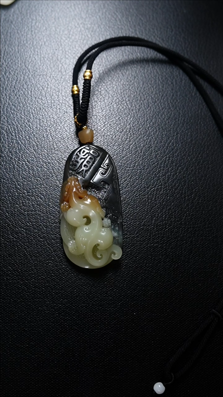 【闪购商品】和田玉颈饰未镶嵌螭龙