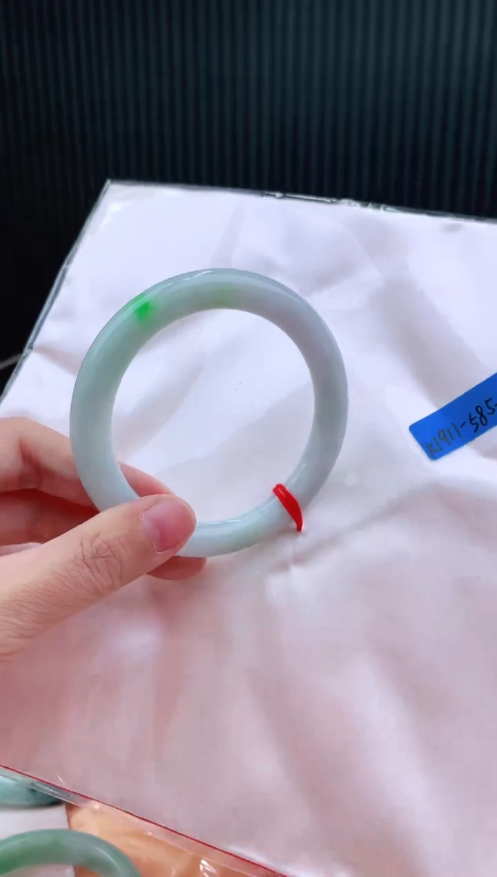 未镶嵌手镯翡翠58+